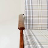 Fauteuil vintage et repose-pieds tartan beige bleu modern design