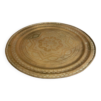 Large oriental tea tray engraved in copper or brass 20th century 96 cm