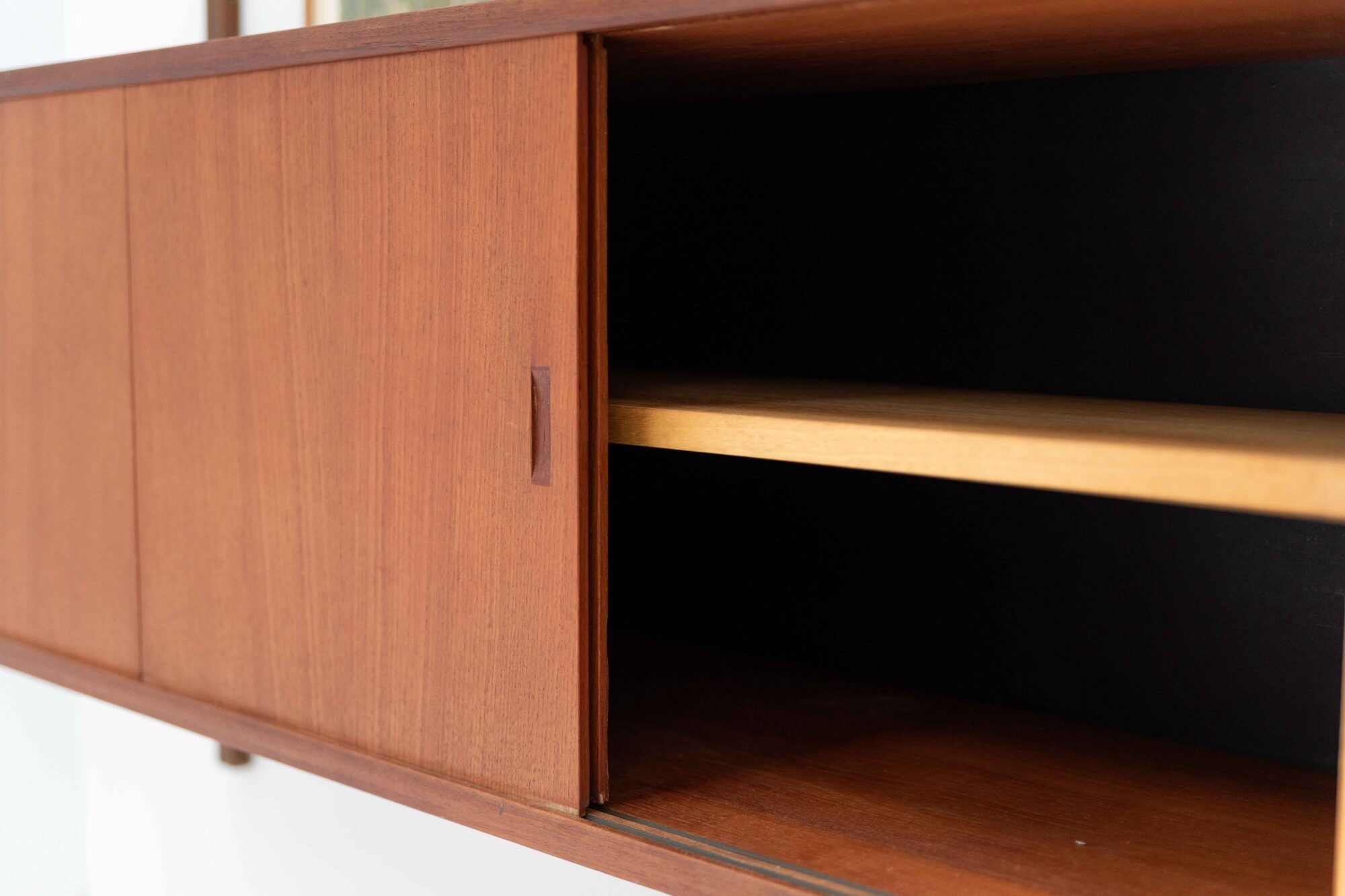 Wall unit with 4 modules by P. Cadovius