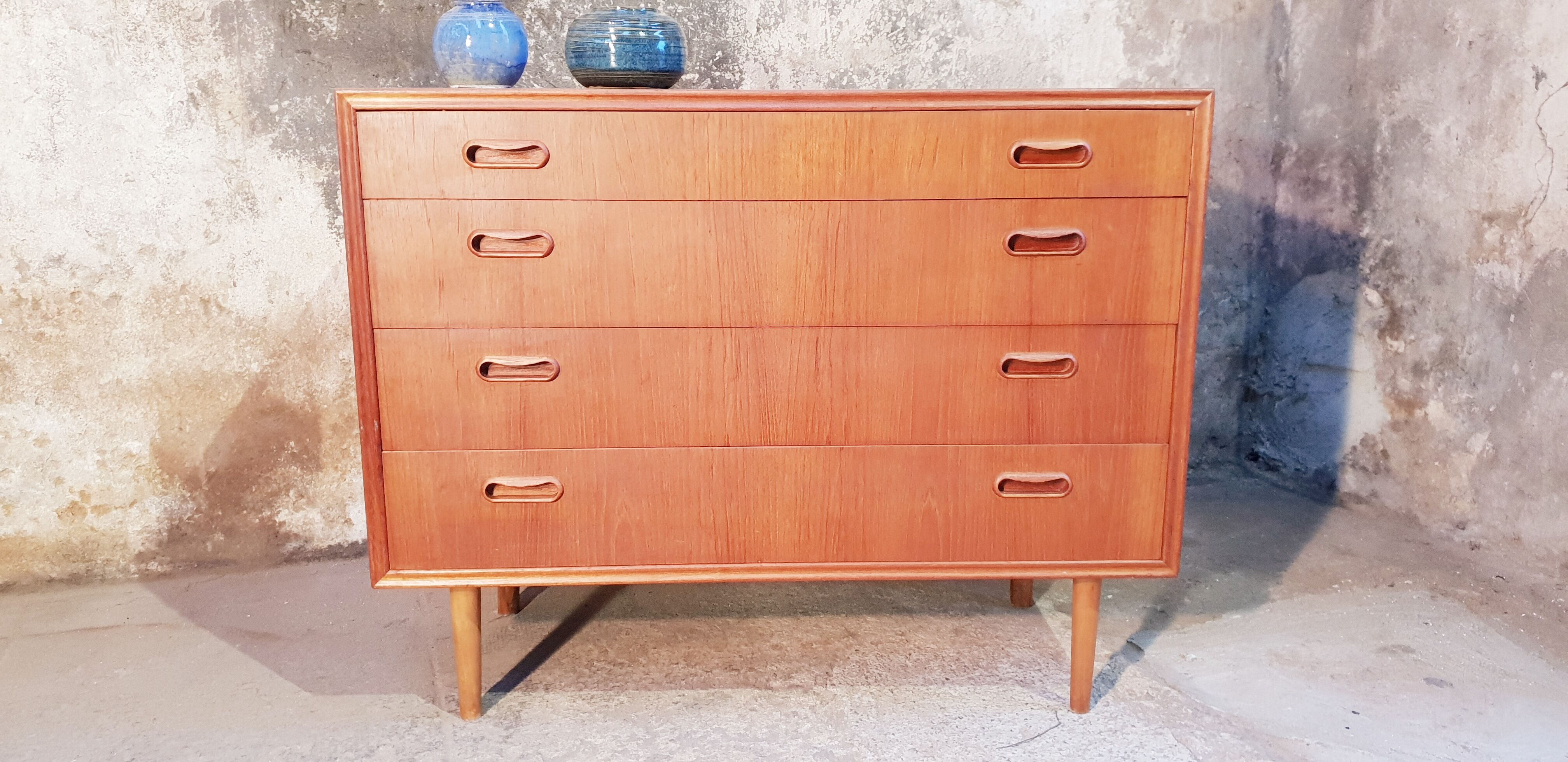 Scandinavian chest of drawers