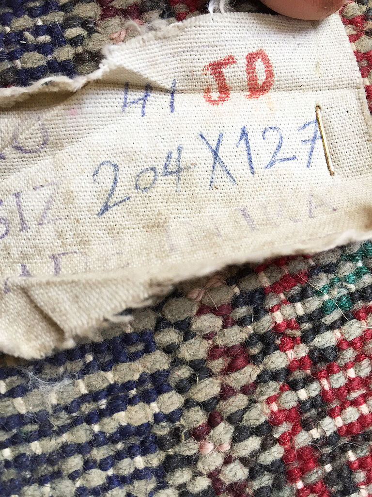 Hand knotted Persian rug - 210x126cm