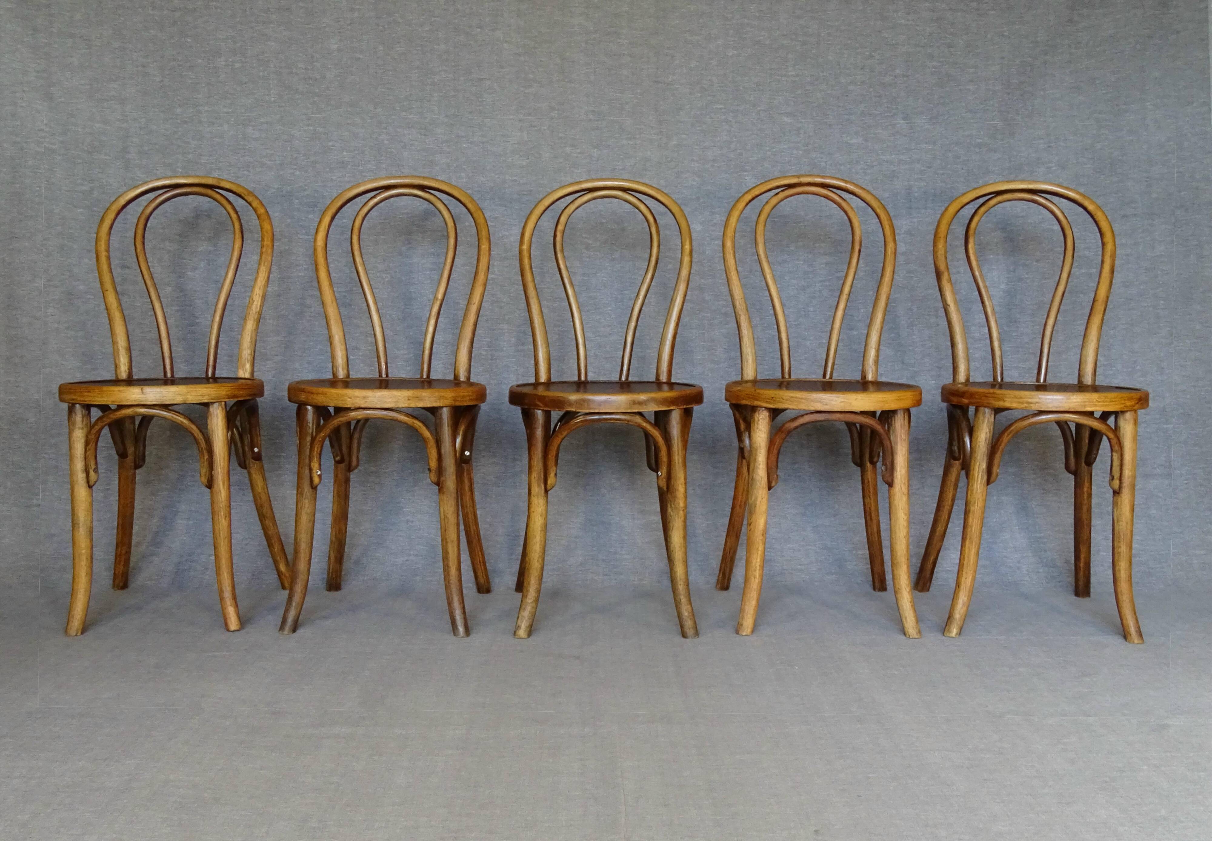 Set de 5 chaises N° 18 1/2 par Thonet, trés bistrot - 1930