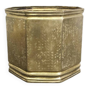 Vase en laiton sur roues