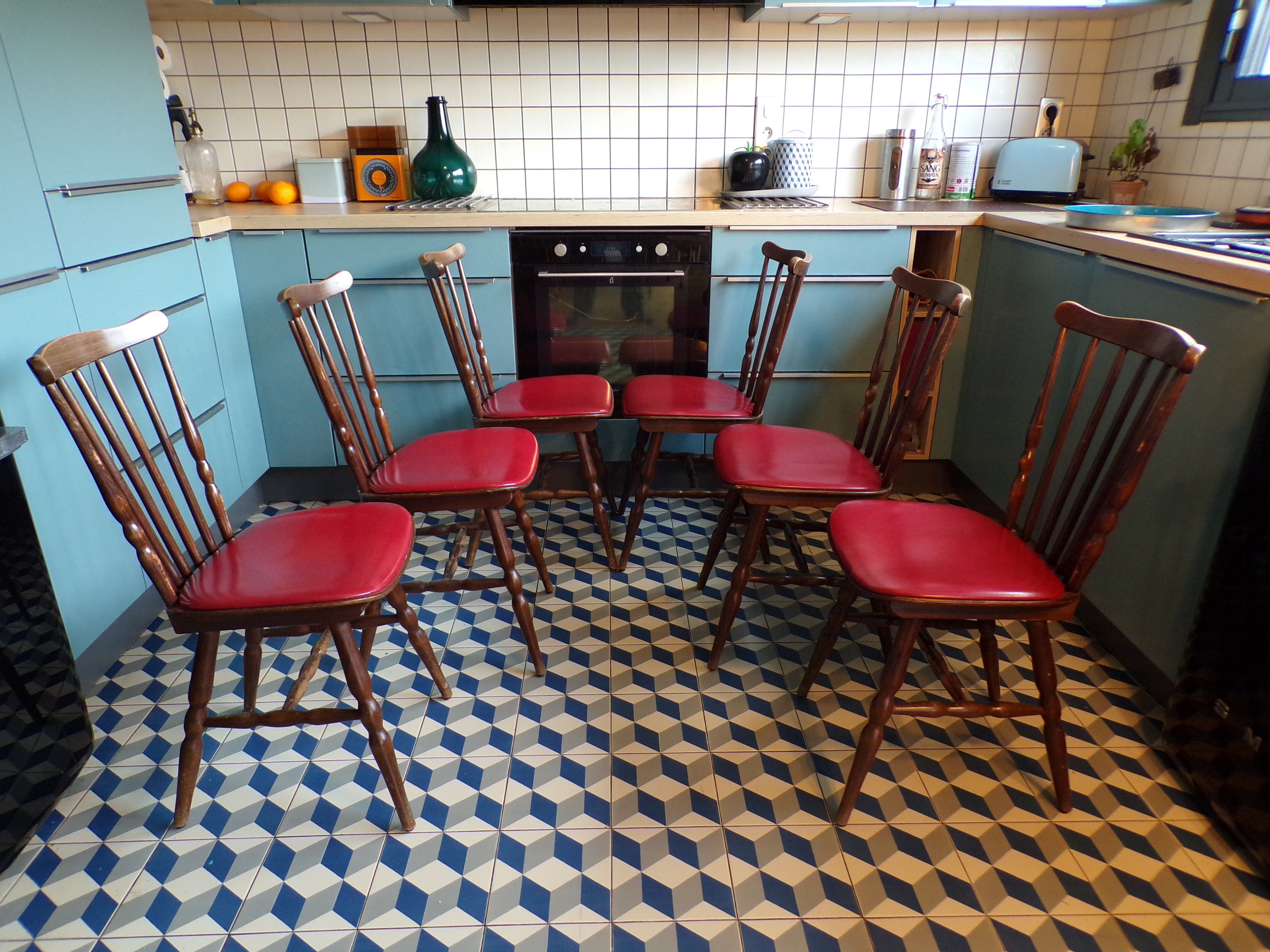Suite 6 Baumann Tacoma Boston bistro chairs