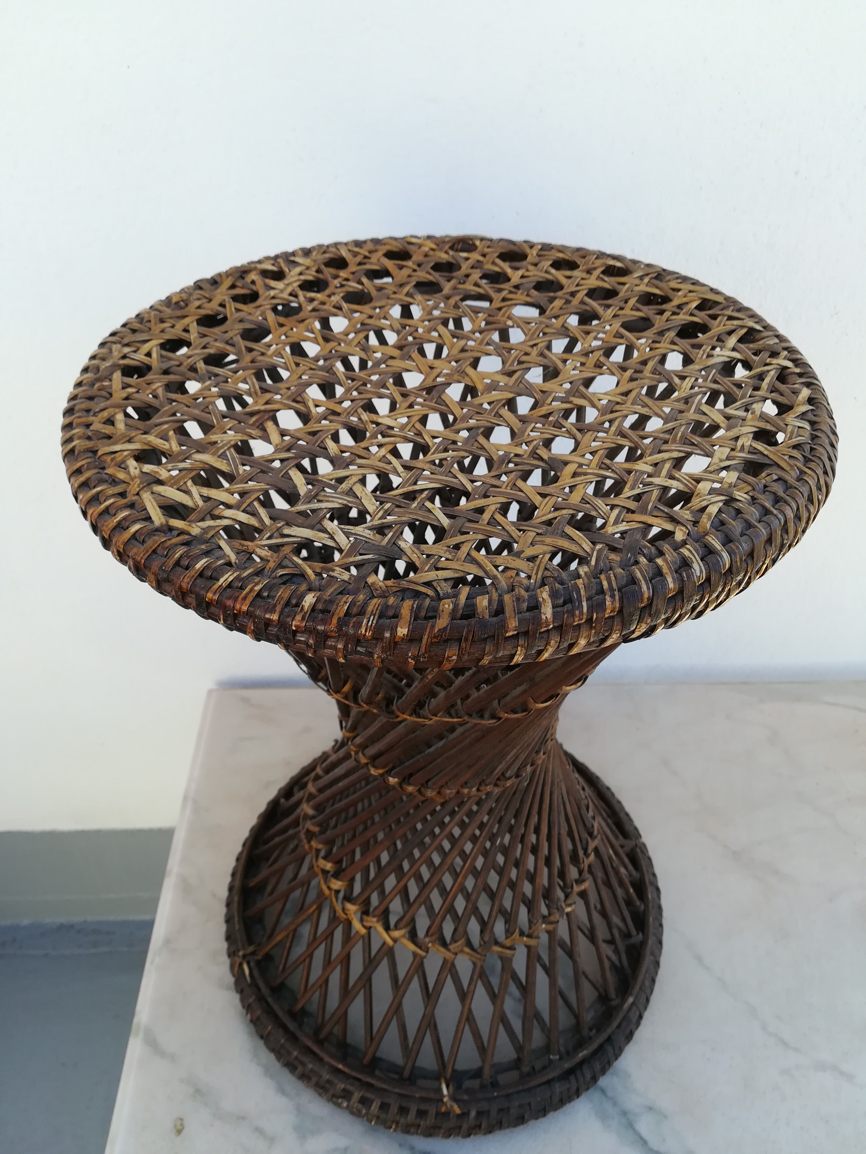 Rattan sellette