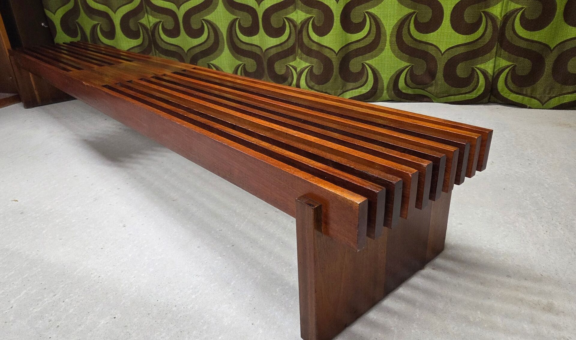 Grand banc teck massif design 1970