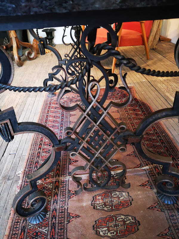 Table art déco fer forgé et granit Gilbert Poillerat 1930