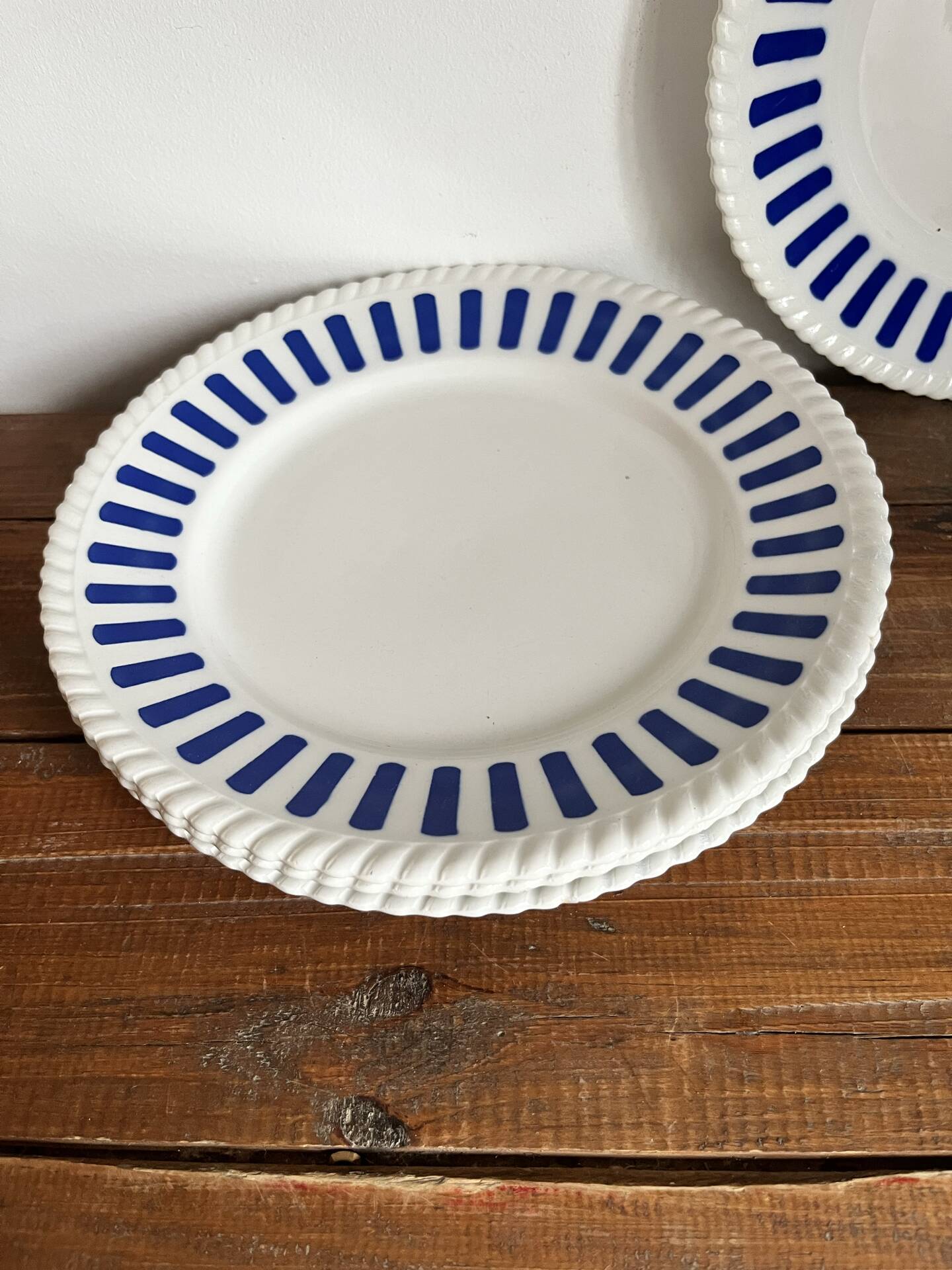 4 dinner plates