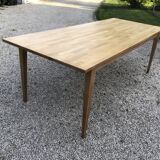 Oak table with spindle legs