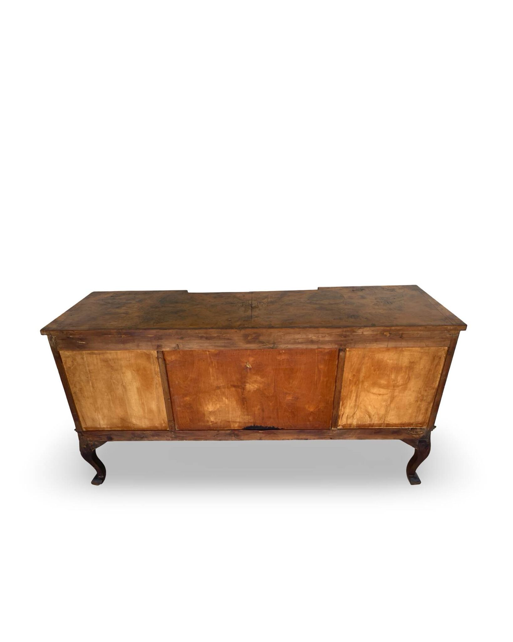 Buffet en noyer burr italien, années 1930.