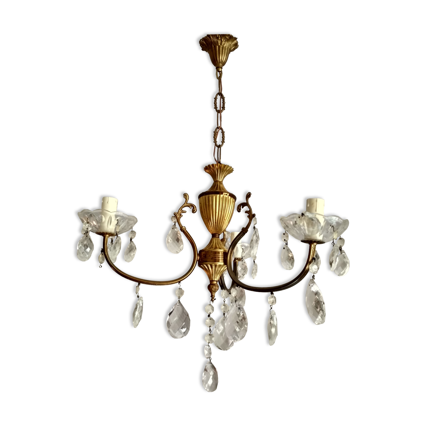 Lustre en laiton doré, style louis XV, 3 feux , pampilles de cristal