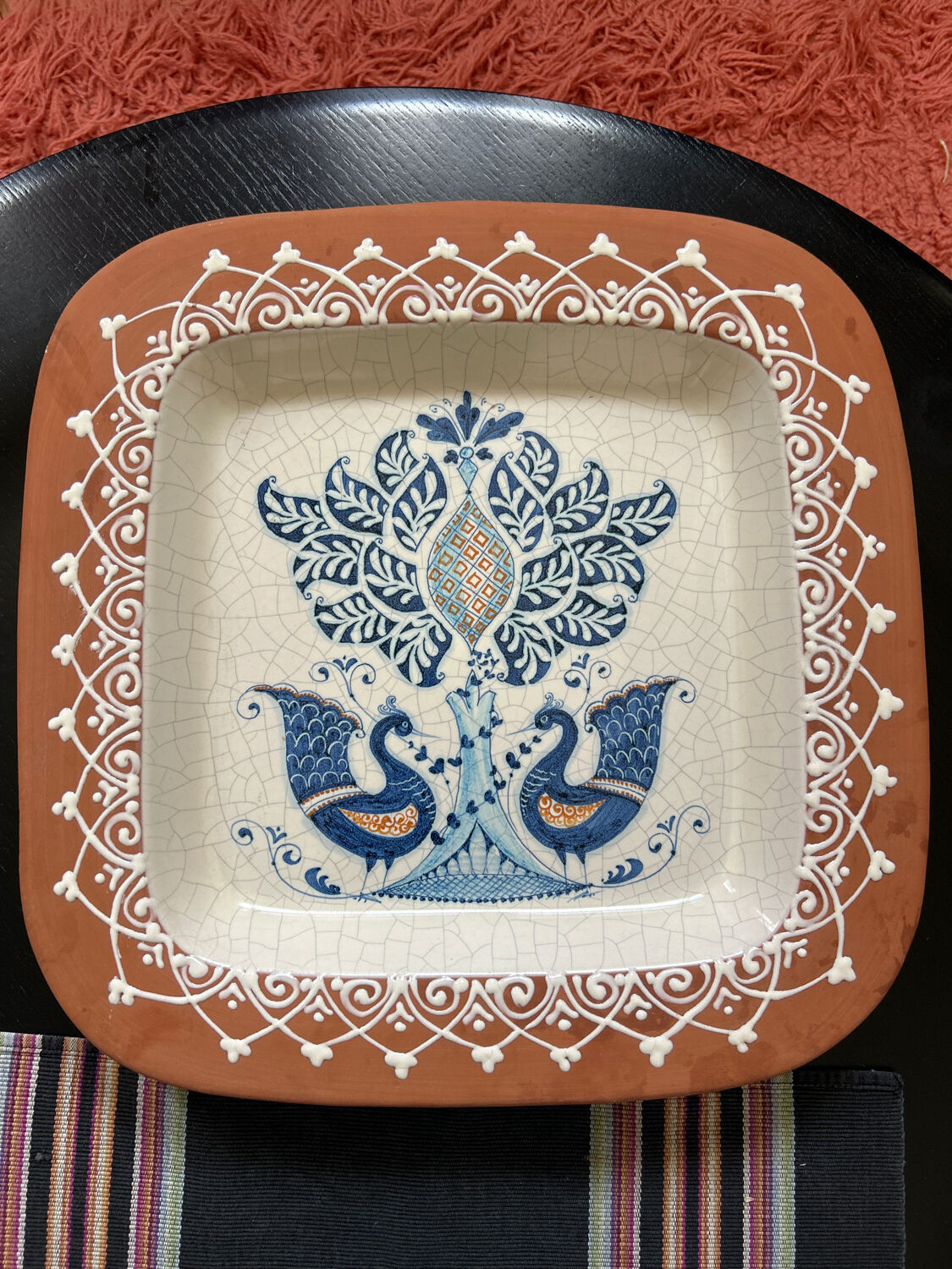 Dish for peacocks