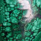 Coupelle en bloc de malachite brute