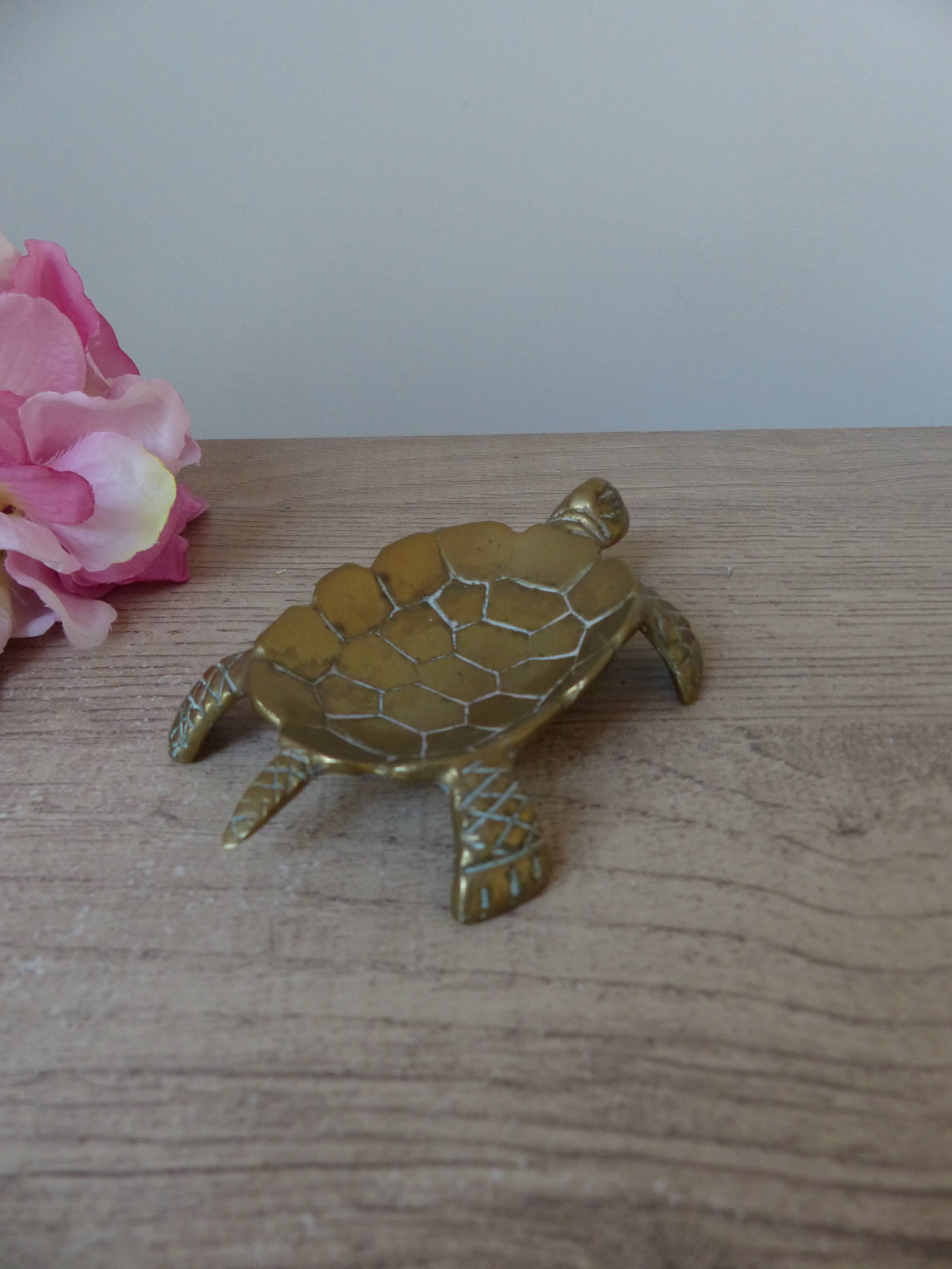 Petit cendrier tortue en laiton sculpté vintage