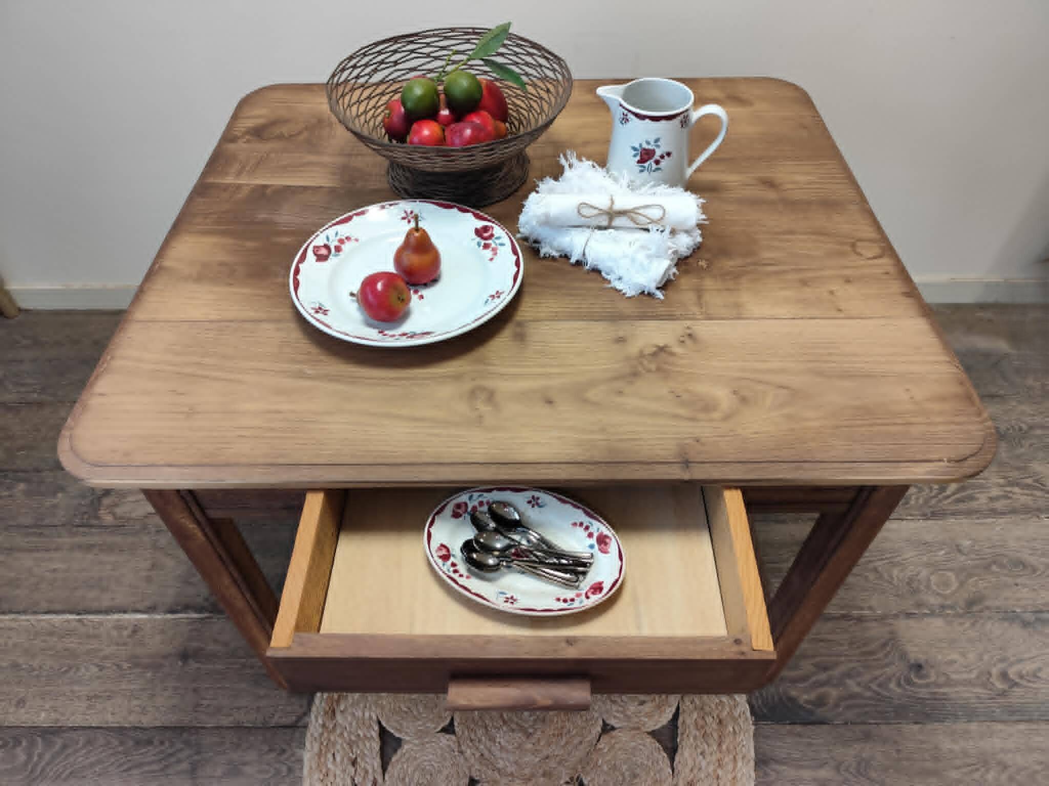 Square farmhouse table in solid oak.