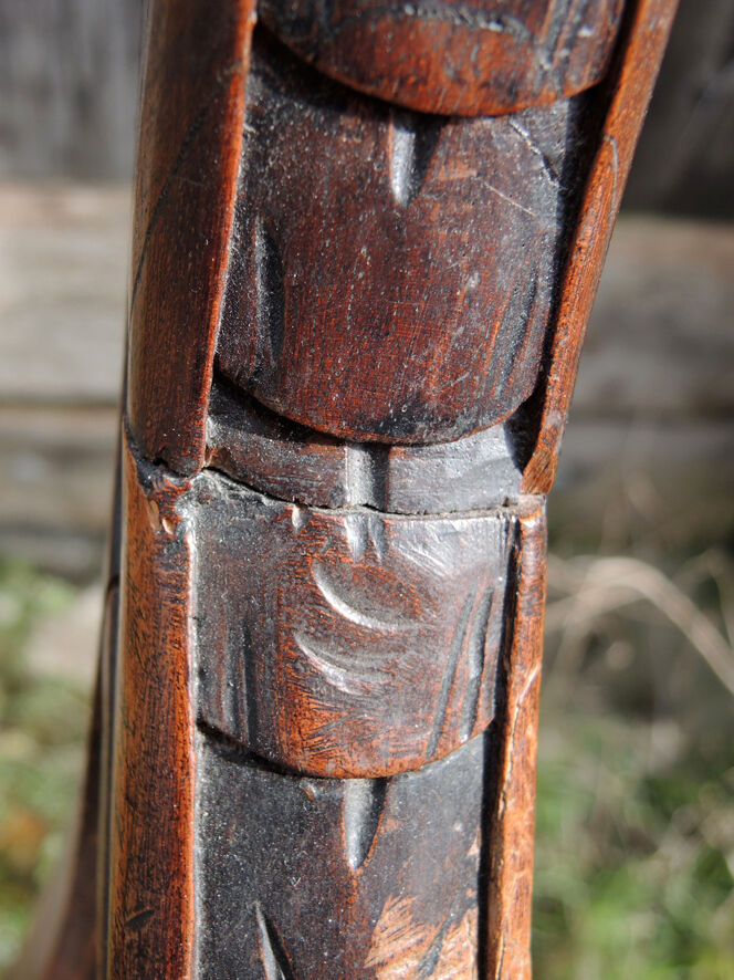 Former curulle chair says dagobert carved wood