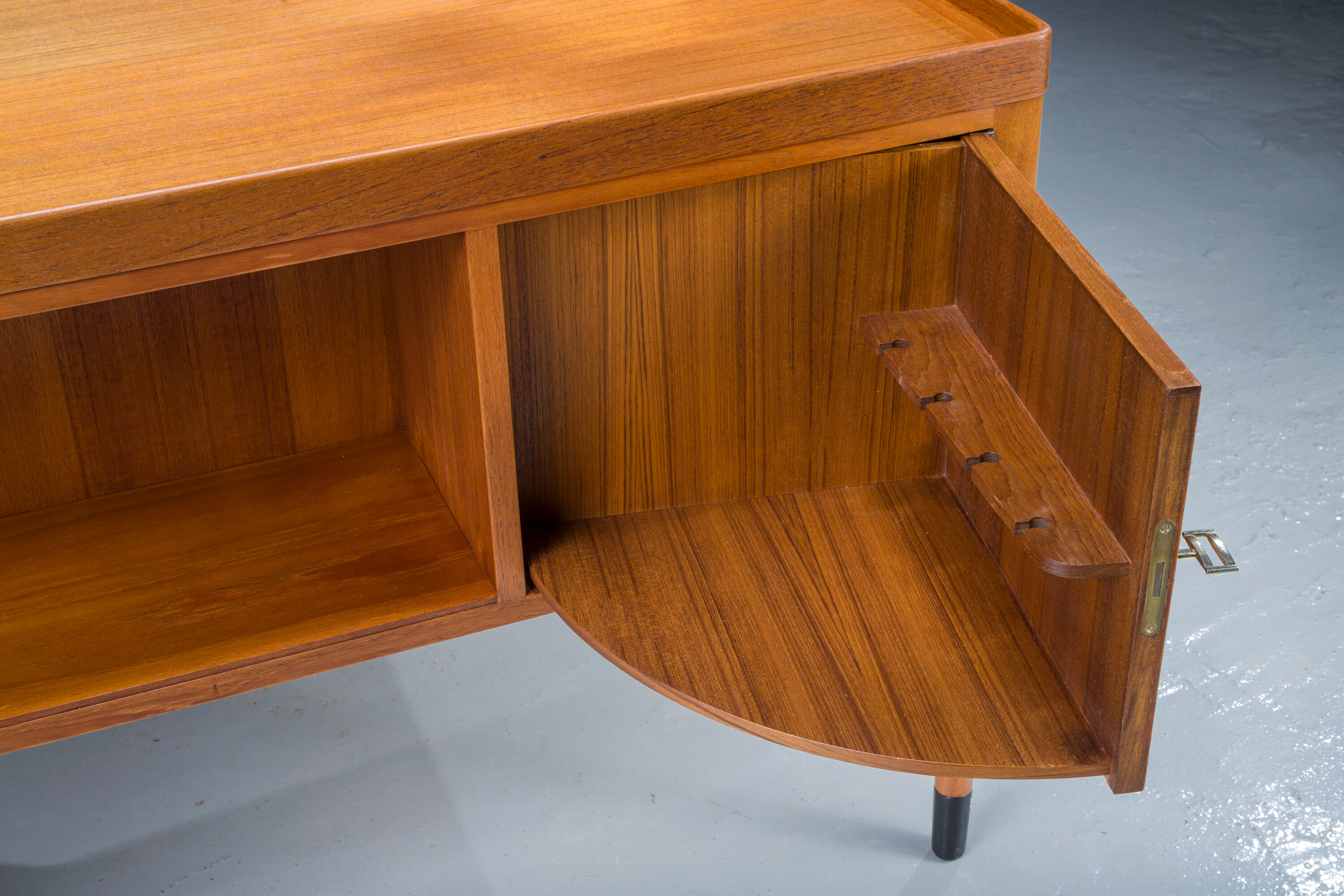 Asymmetrical Mid-Century Teak Desk with Bar, 1960s
