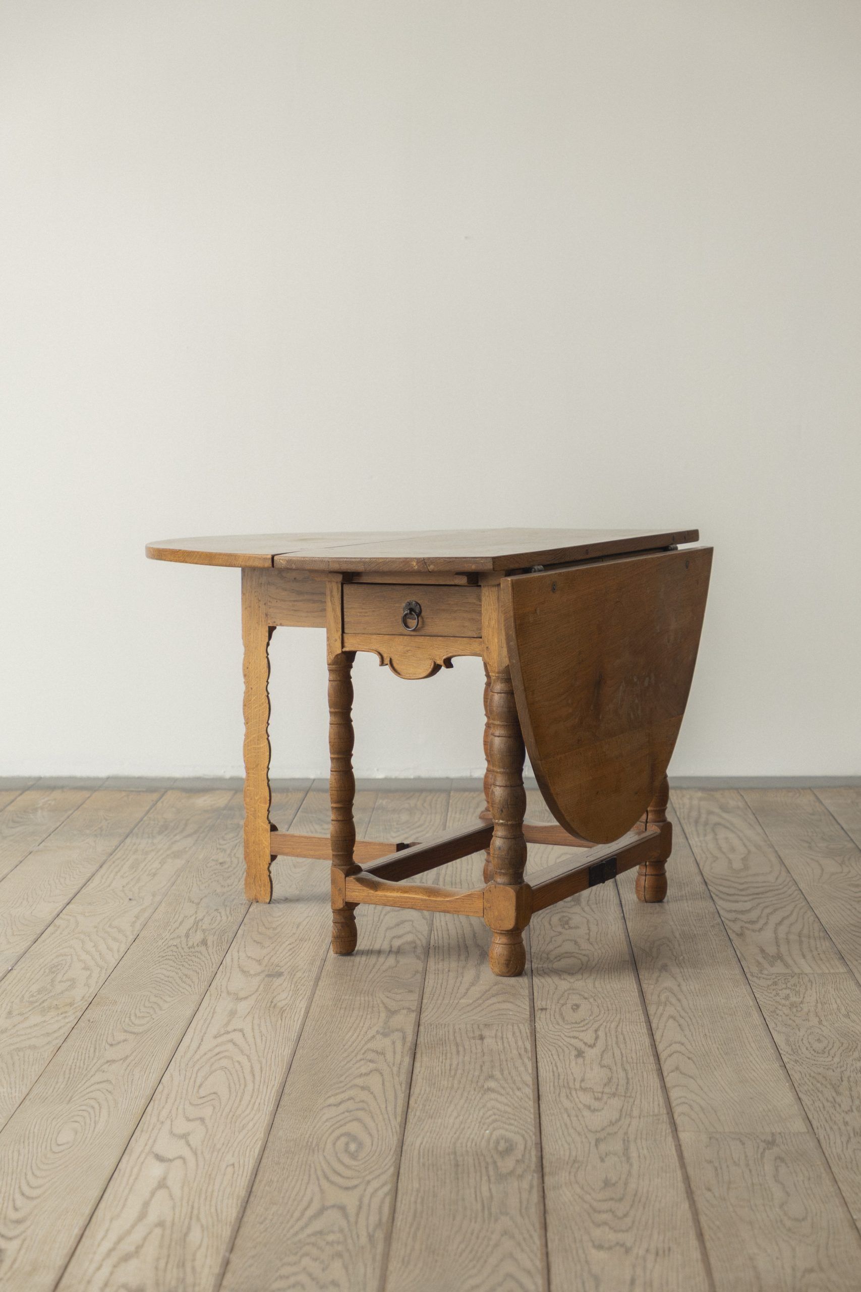 Table extensible solide, buffet
