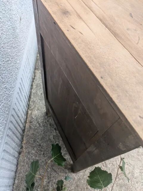 Petite commode.