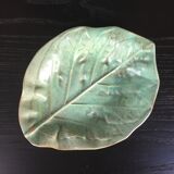 Embossed leaf pocket emptier