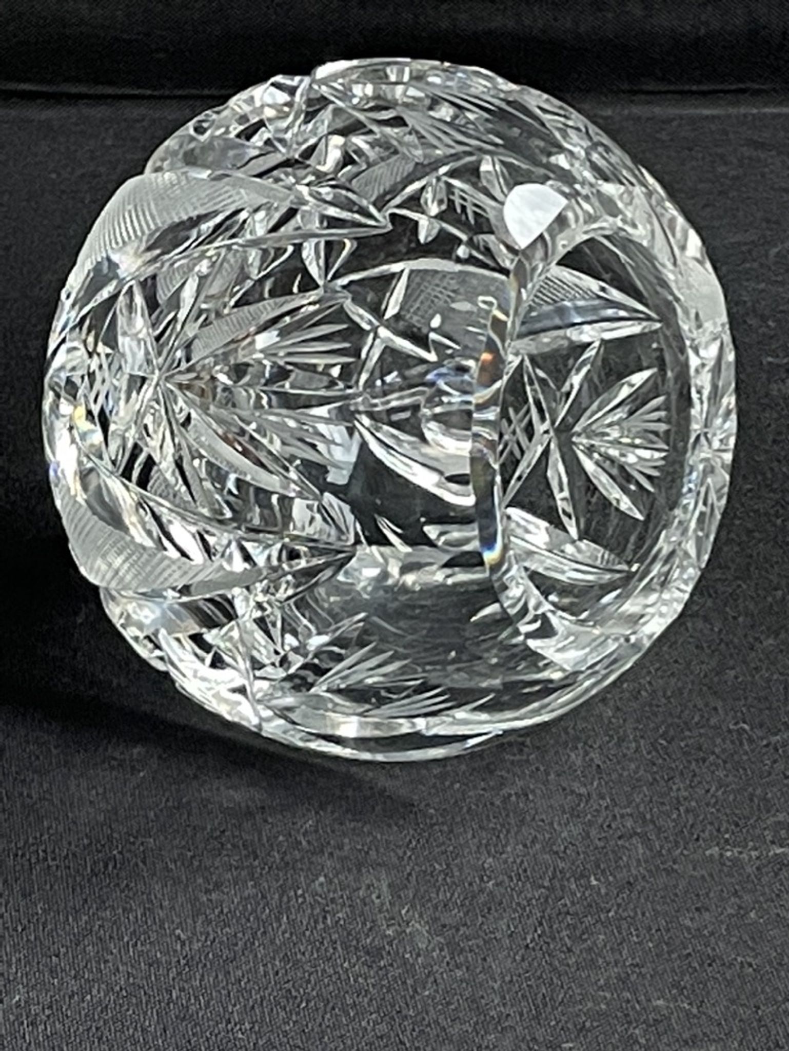 Cendrier boule individuel en cristal taillé - XXème