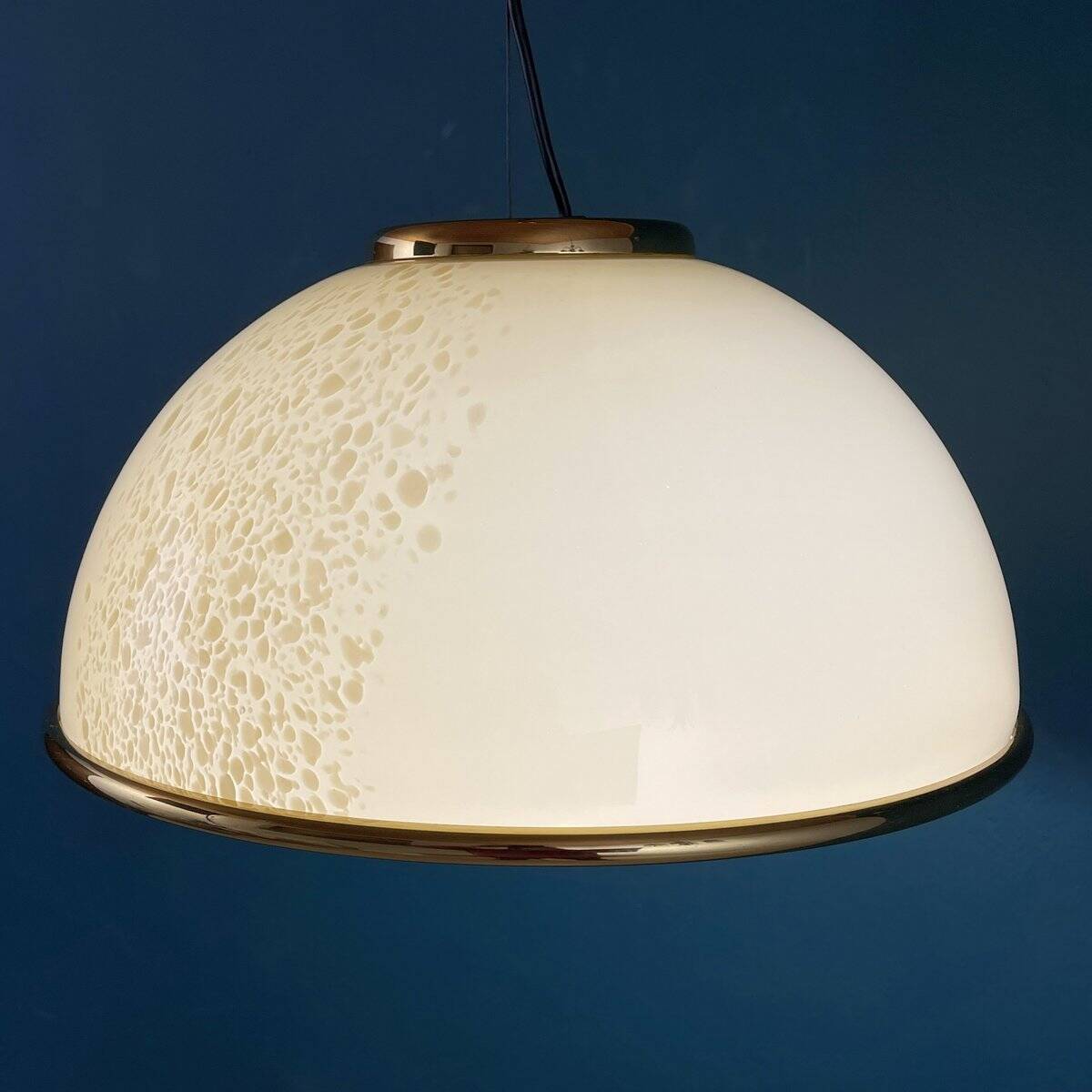 Vintage Murano glass pendant lamp in beige by F. Fabbian, Italy, 1970s.