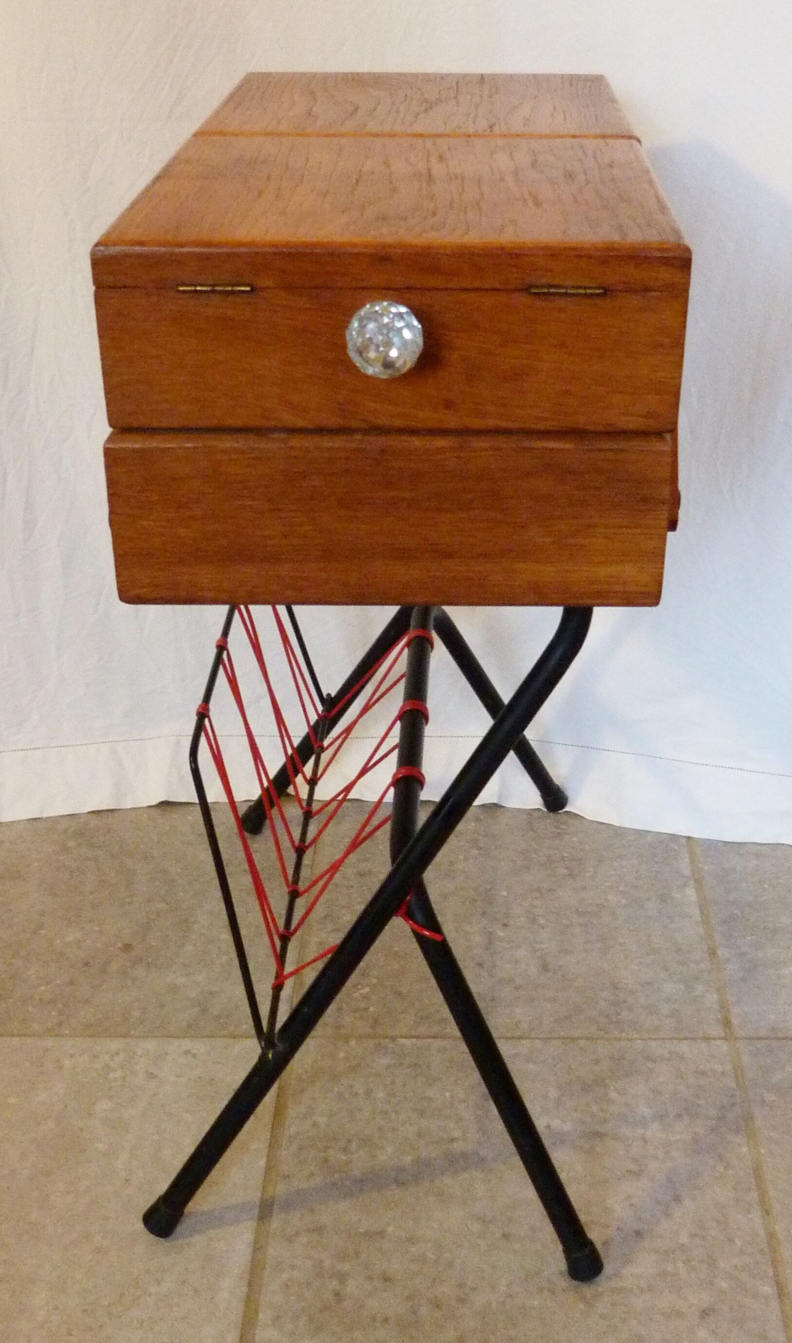 Scoubidou sewing basket