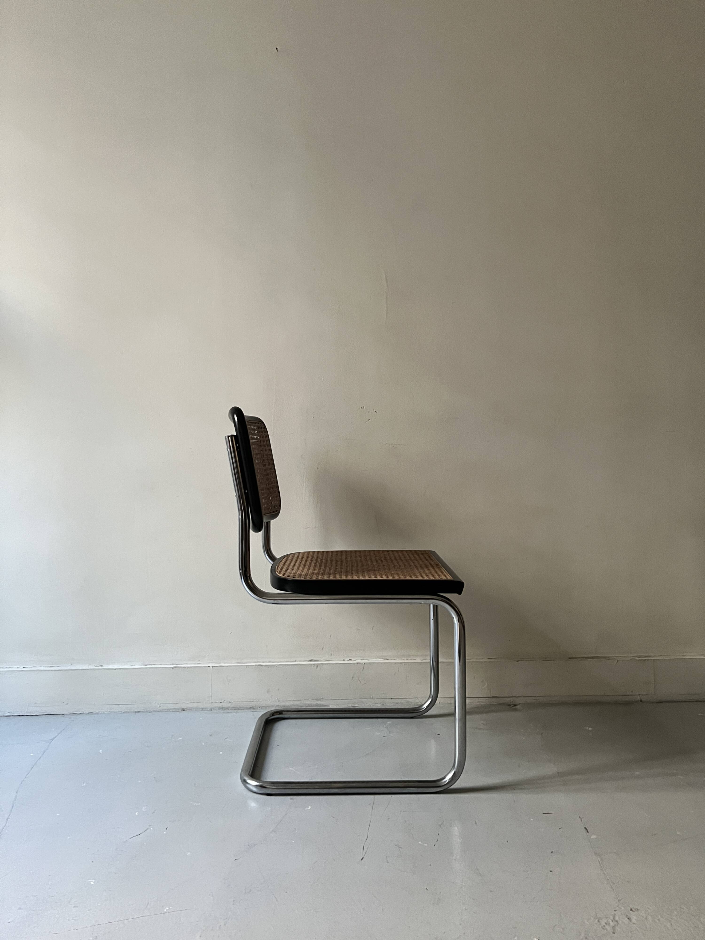 Chaise design vintage Cesca modèle B32 chromée & cannage par Marcel Breuer