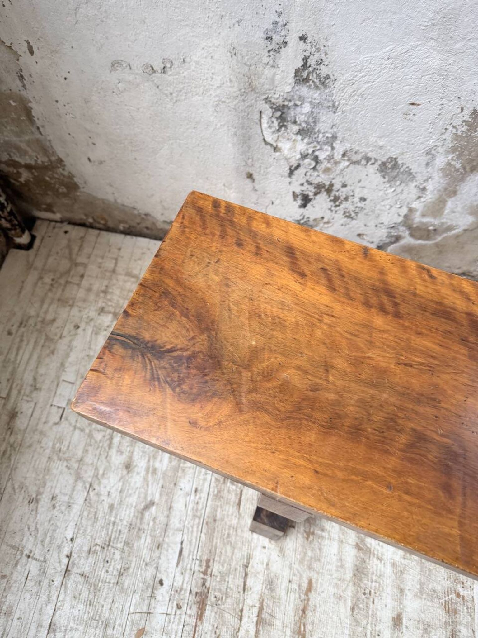 Paire de bancs noyer 1900