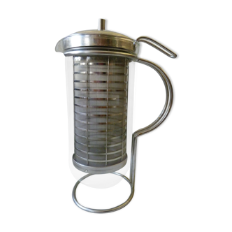 Cafetière Filo de marque allemande Mono créée par le designer Tassilo Von Grolman