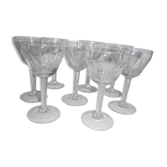 8 verres en cristal ciselés