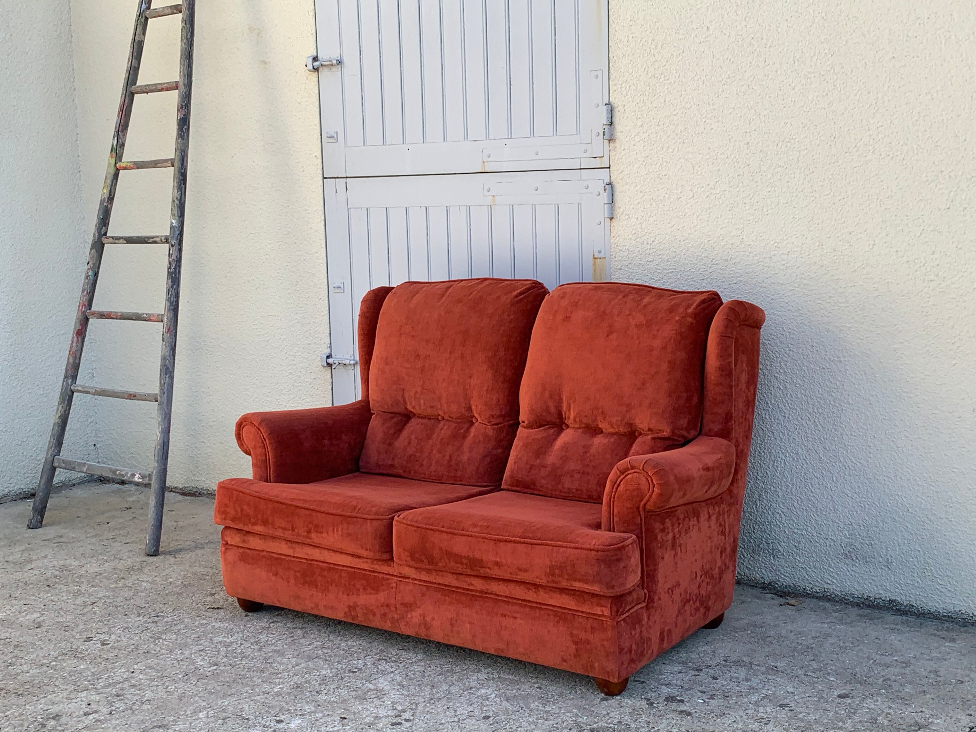 Coral velvet toad sofa