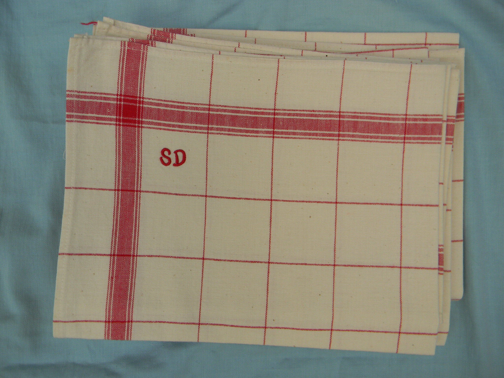 Set of 6 tea towels. Monogram SD.