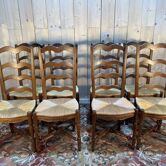 Suite de 8 chaises paillées rustiques à haut dossier