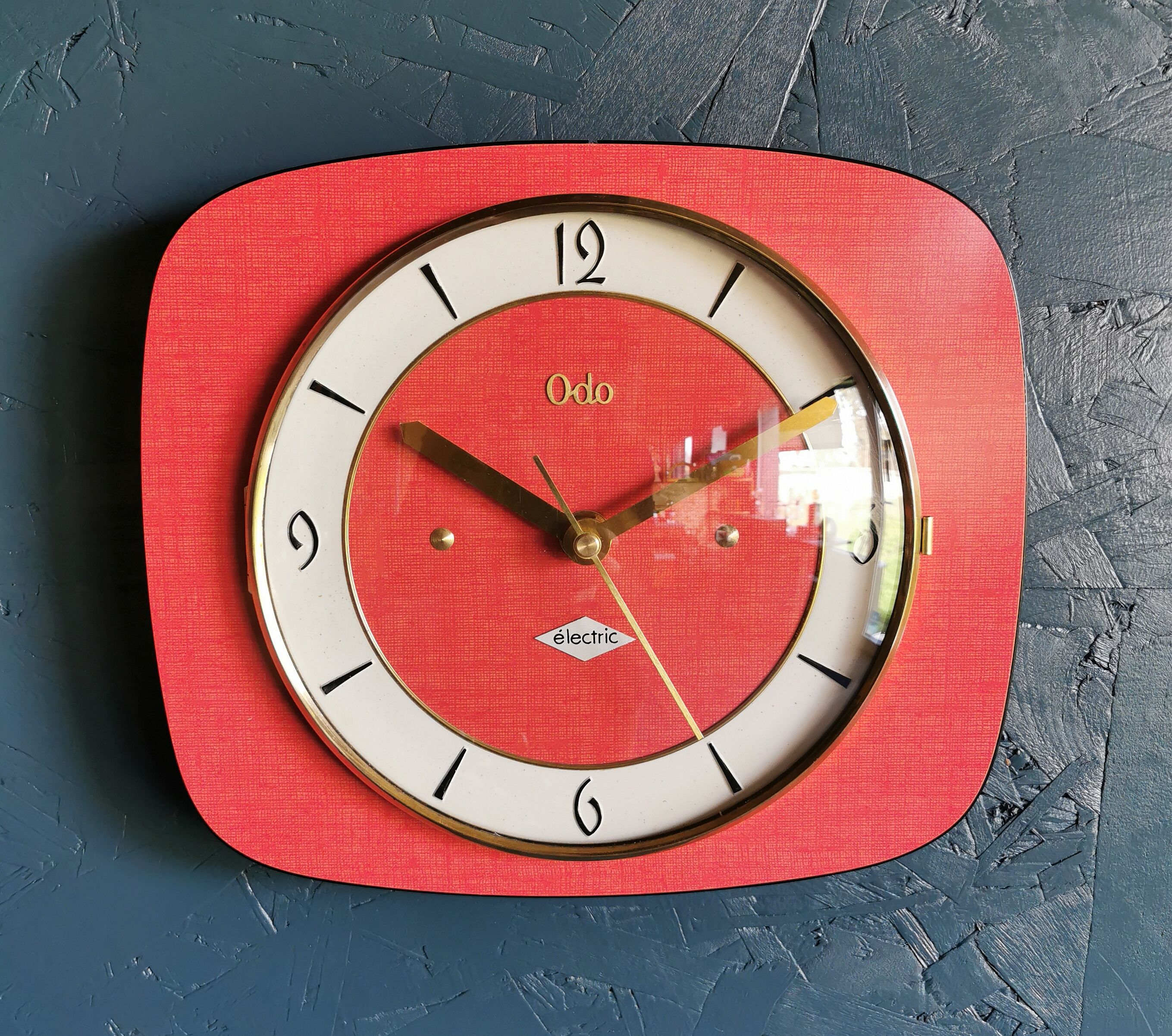 Vintage formica clock rectangular silent wall clock "Odo red"