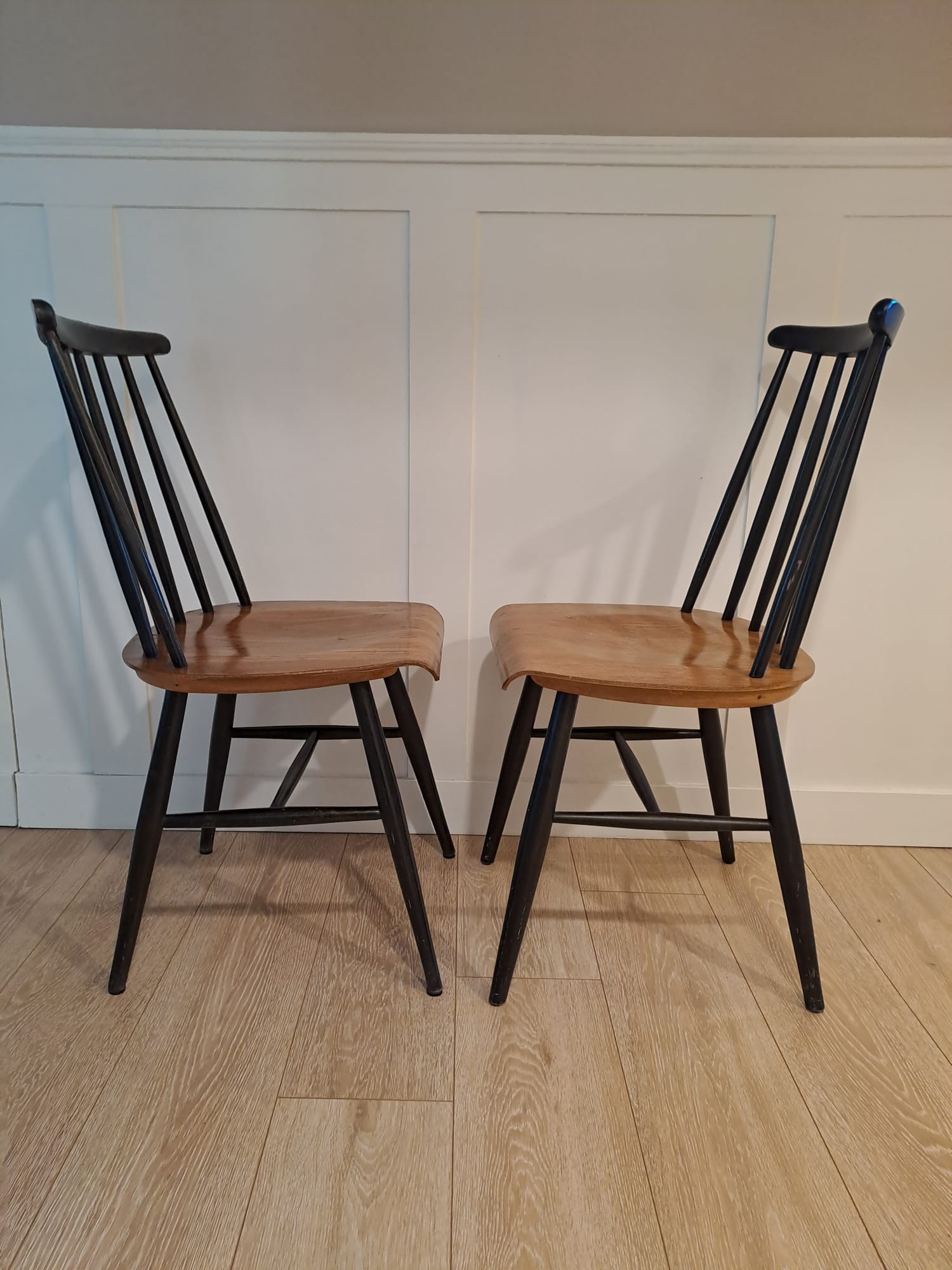Paire de chaise fanent d'Ilmari Tapiovaara