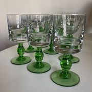 Set de 12 verres gobelets massifs à pied 1960