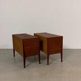 2x Teck Kai Kristiansen à côté des armoires années 1960