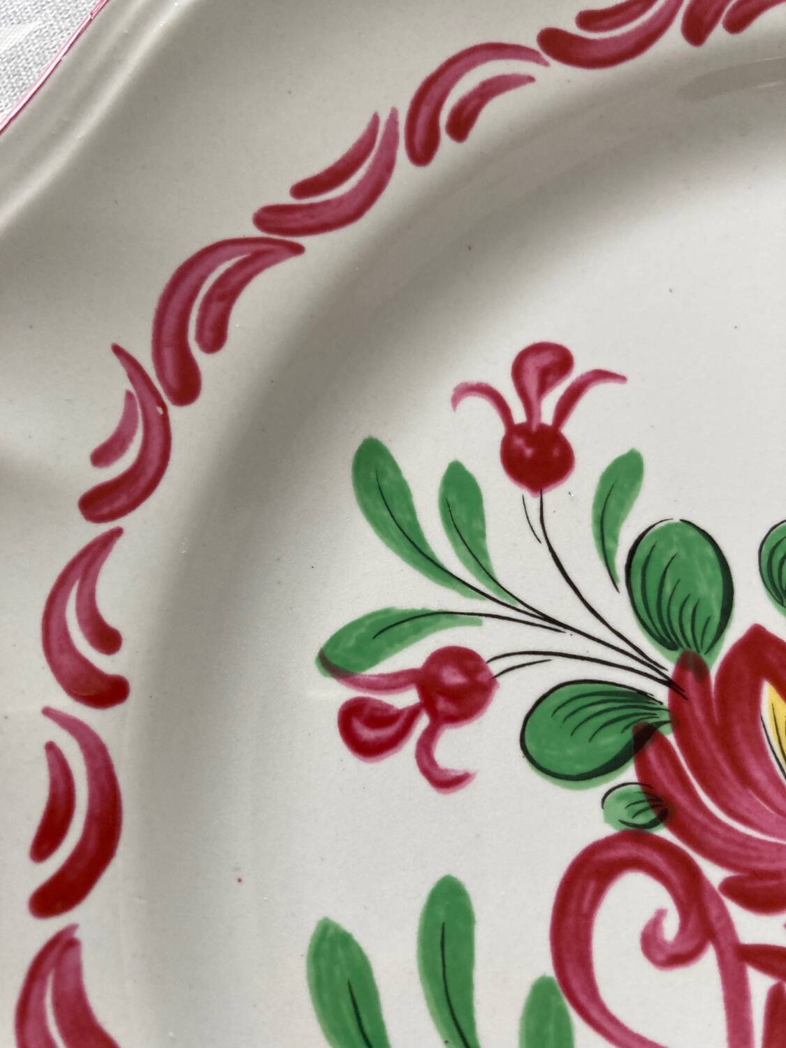 Rooster plate and St Clément basket