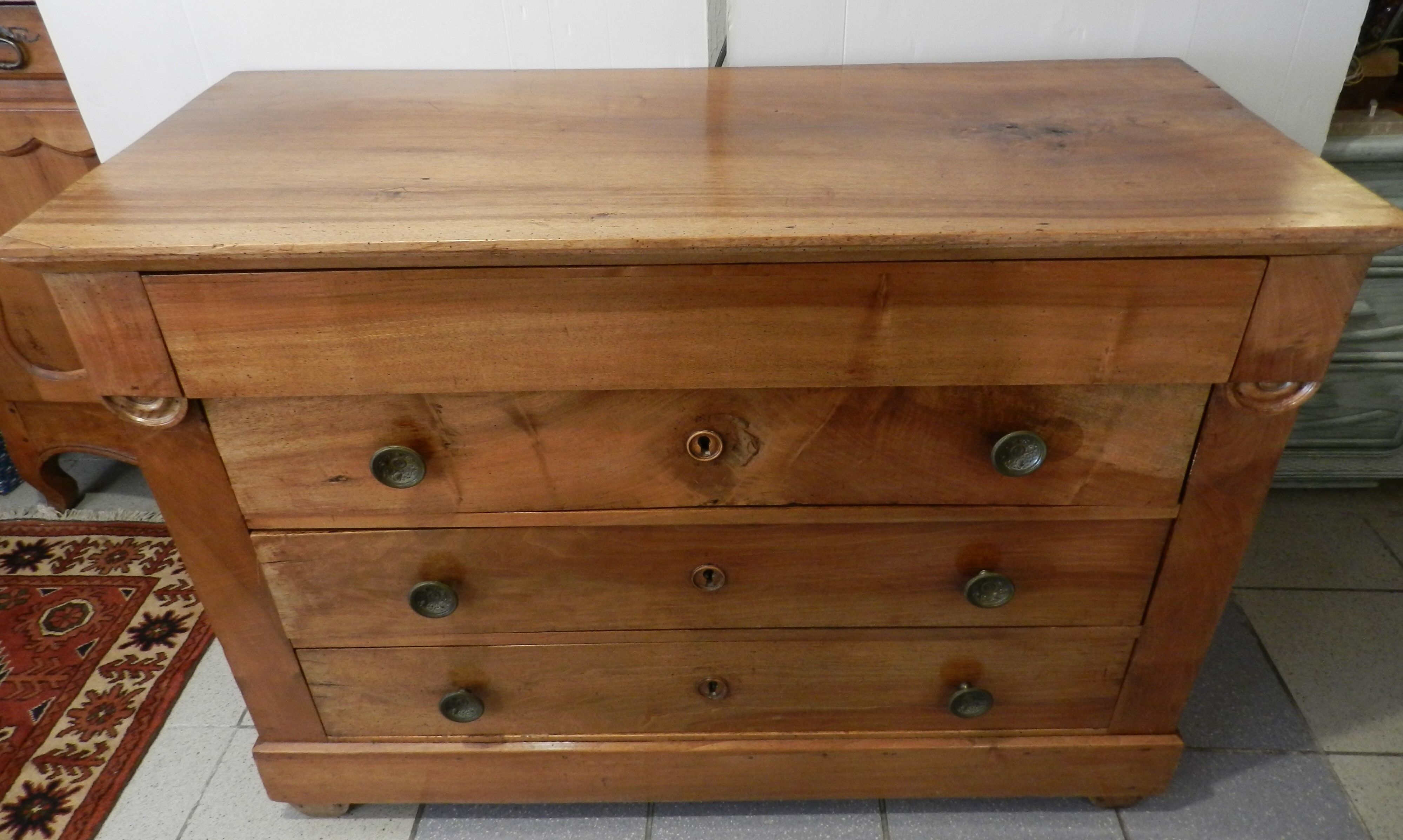 Empire style chest of drawers in blond walnut