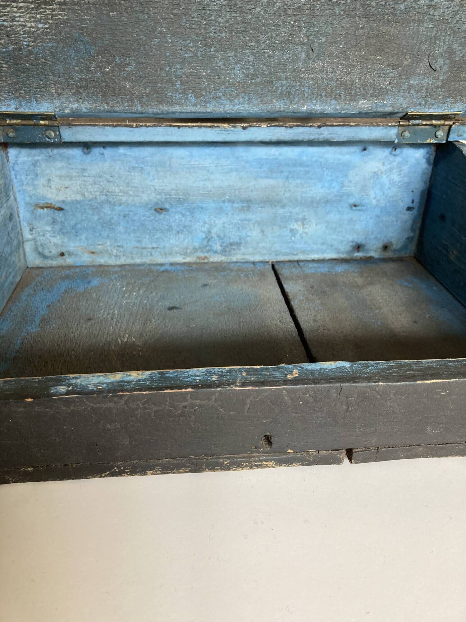 19th farm storage box in washed wooden popular arts