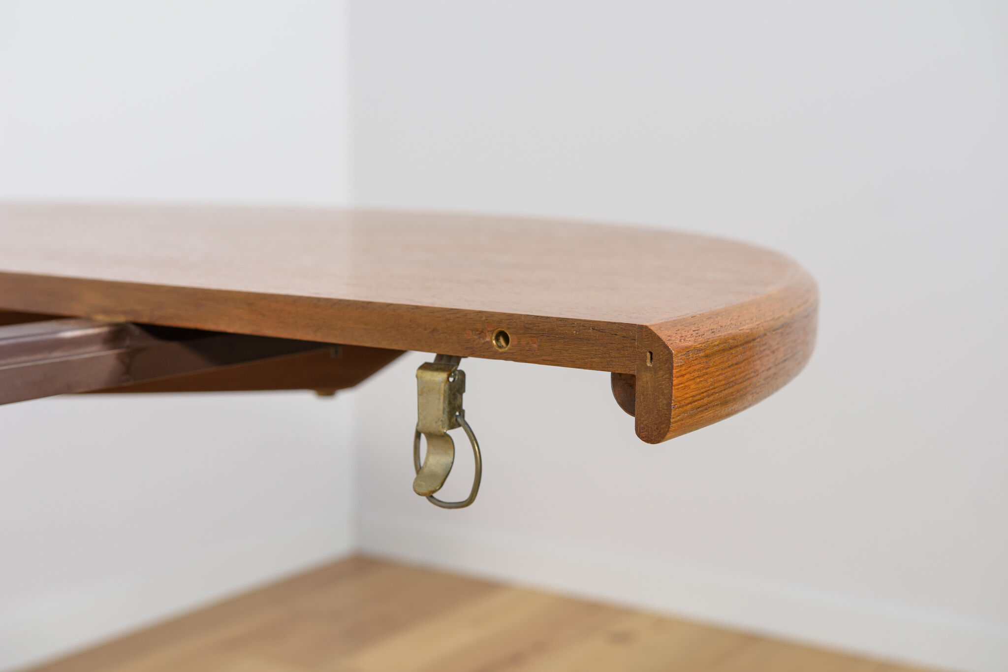 Mid-century round extendable teak dining table from McIntosh, United Kingdom, 1960s