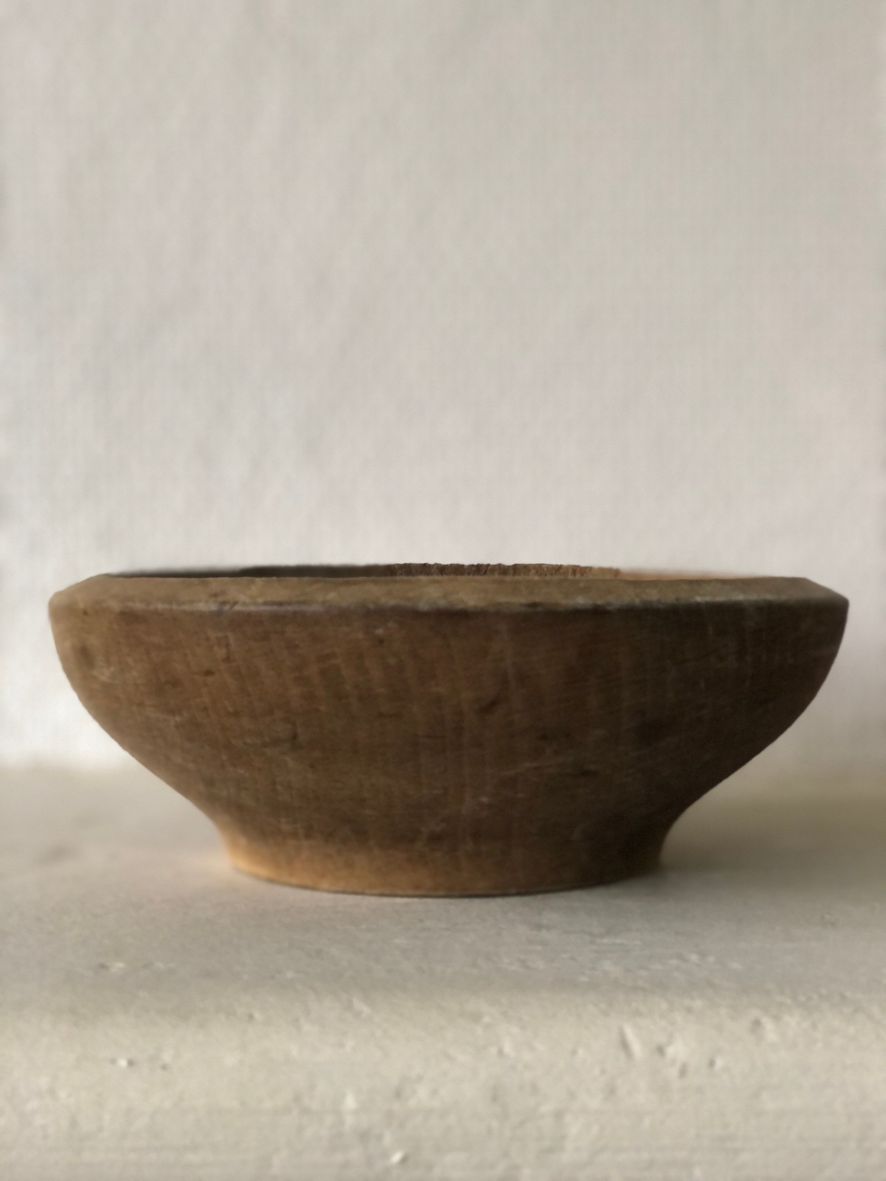 Saladier en bois brutaliste