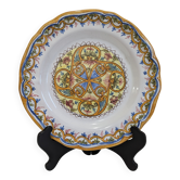 Decorative plate with Celtic motifs