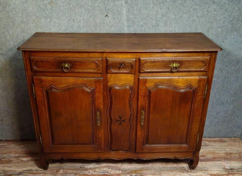 Old oak buffet – Regional style / Louis XV - XVII period
