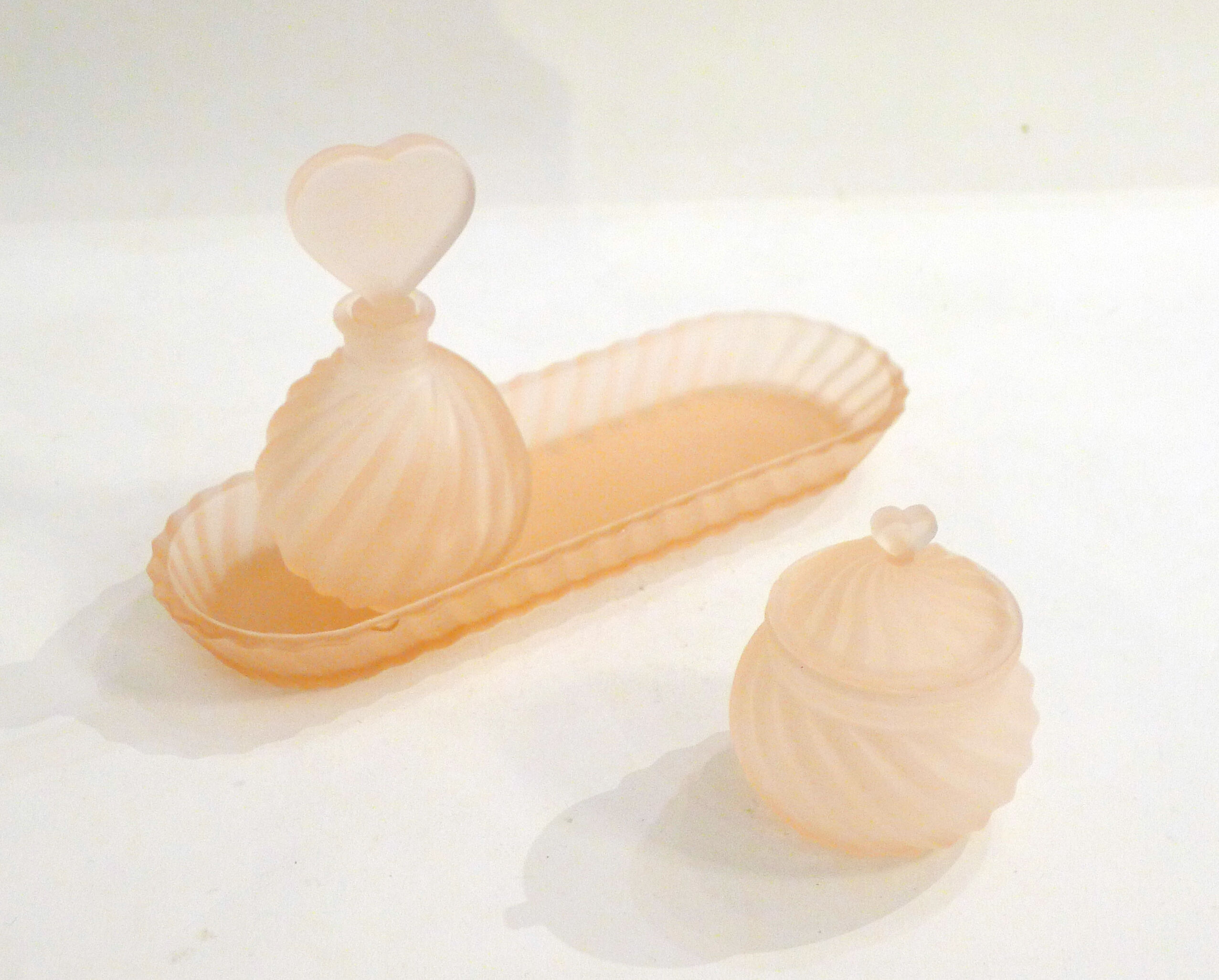 Matte pink toilet set - heart