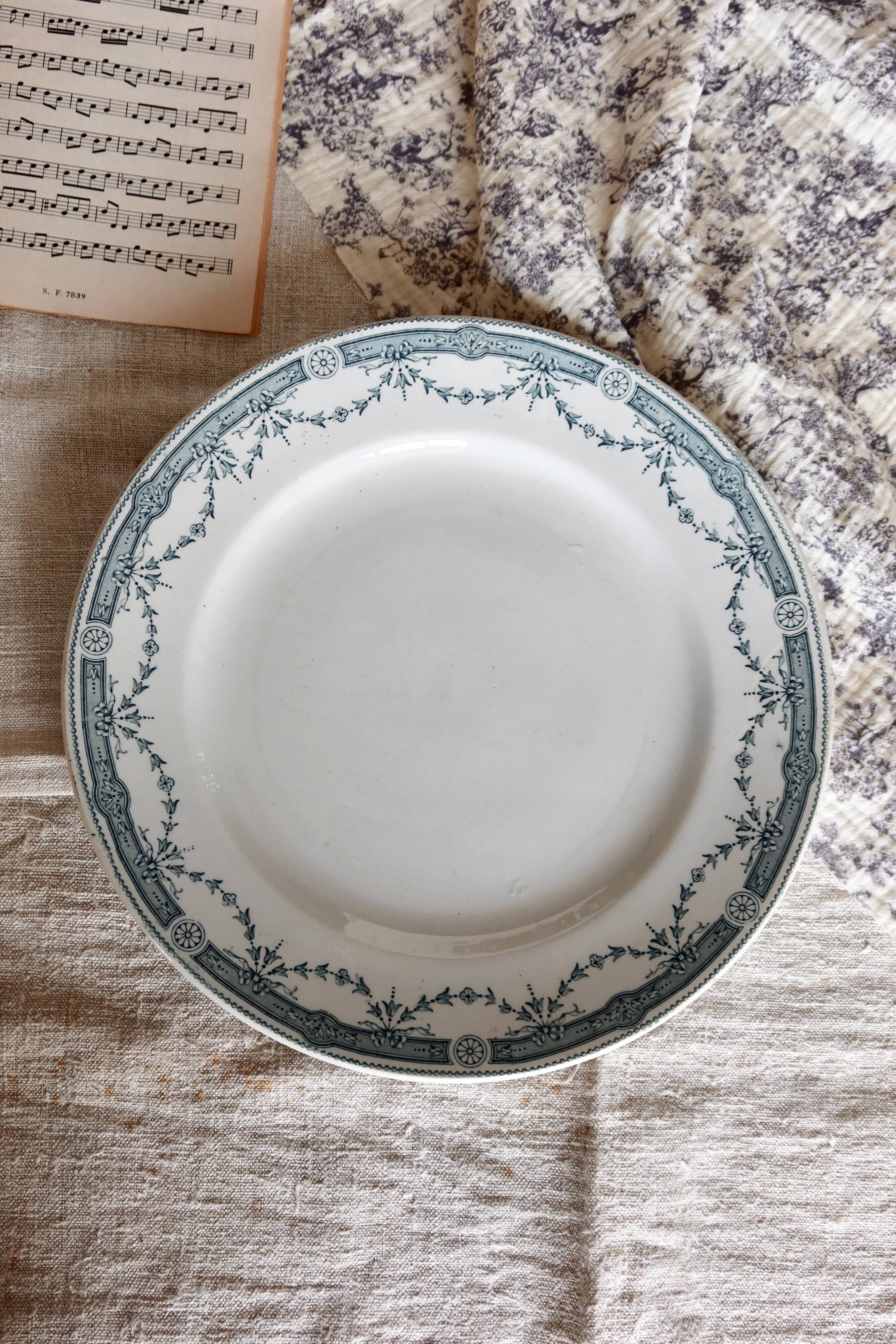 Round serving dish Terre de Fer - Provence model - Saint Amand et Hamage