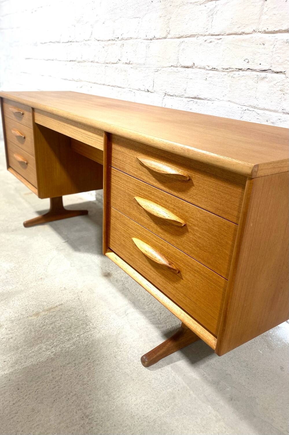 Vintage Teak Desk Austinsuite Edition 1960