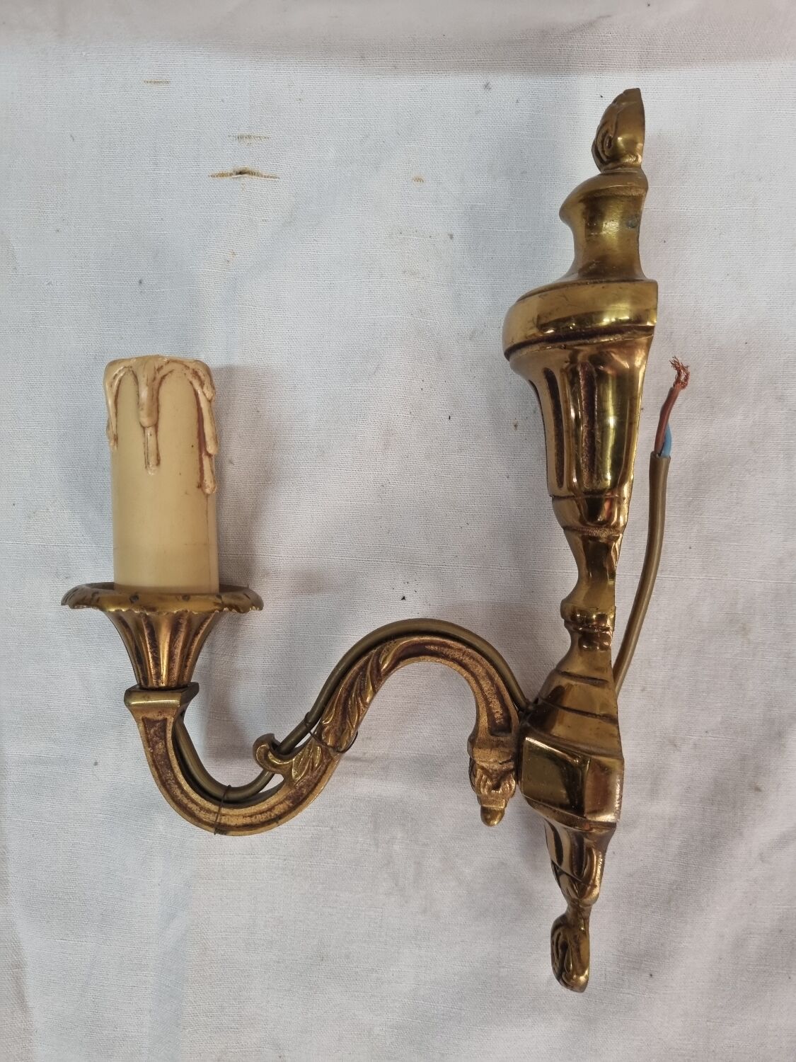 Louis XVI bronze wall lamp