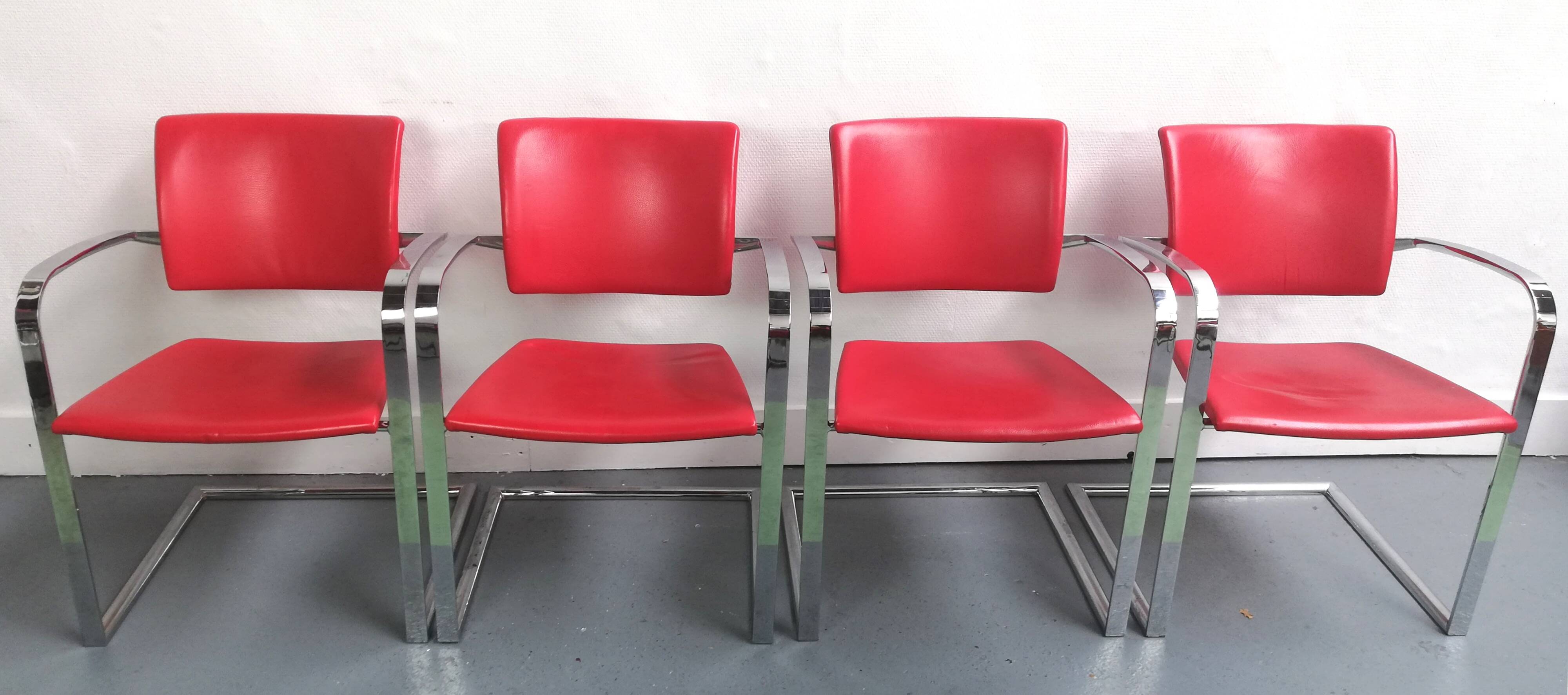 Set of 4 BCN 20 chairs, Enea